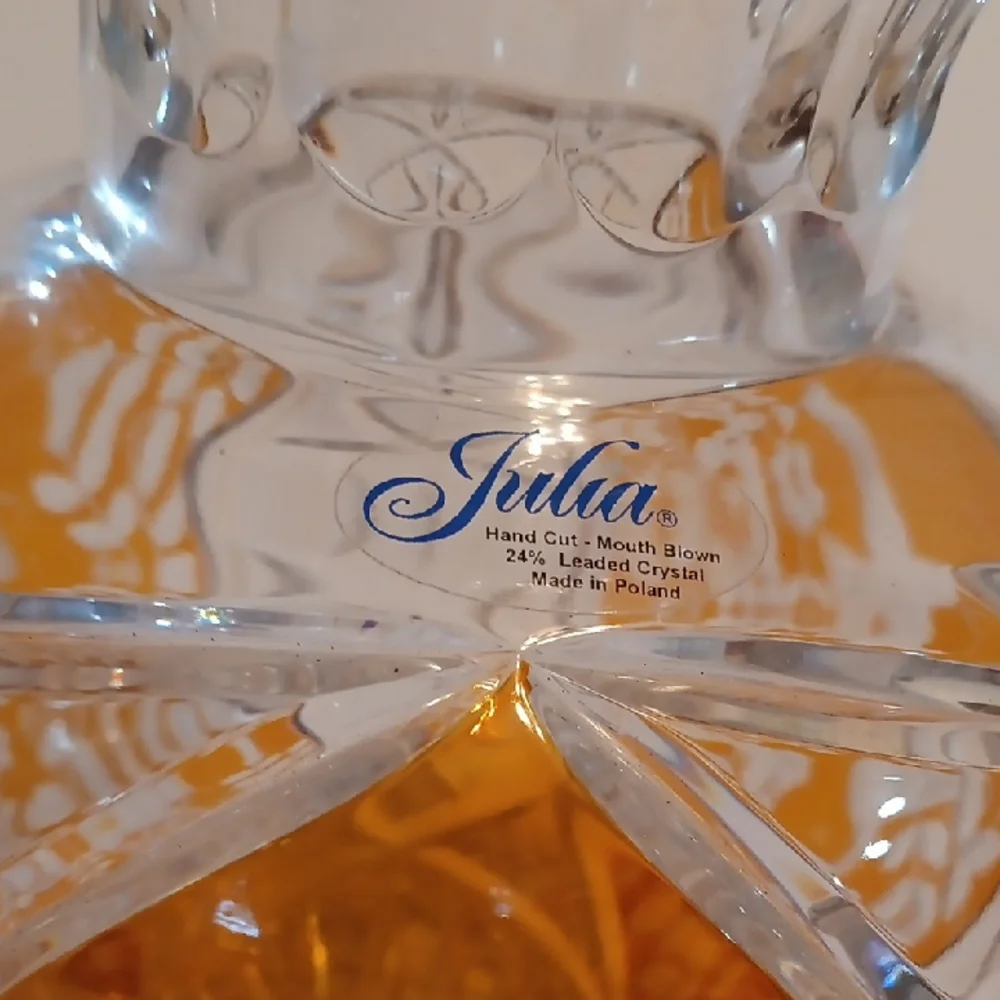 Julia Crystal Vase with Amber Accents